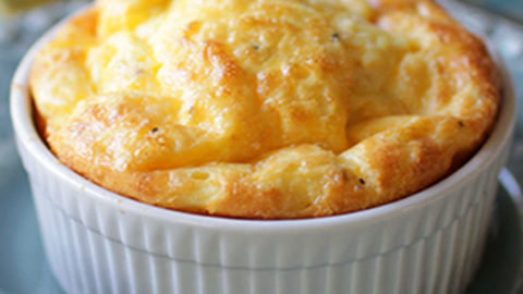 cheesy baked eggs in a cup