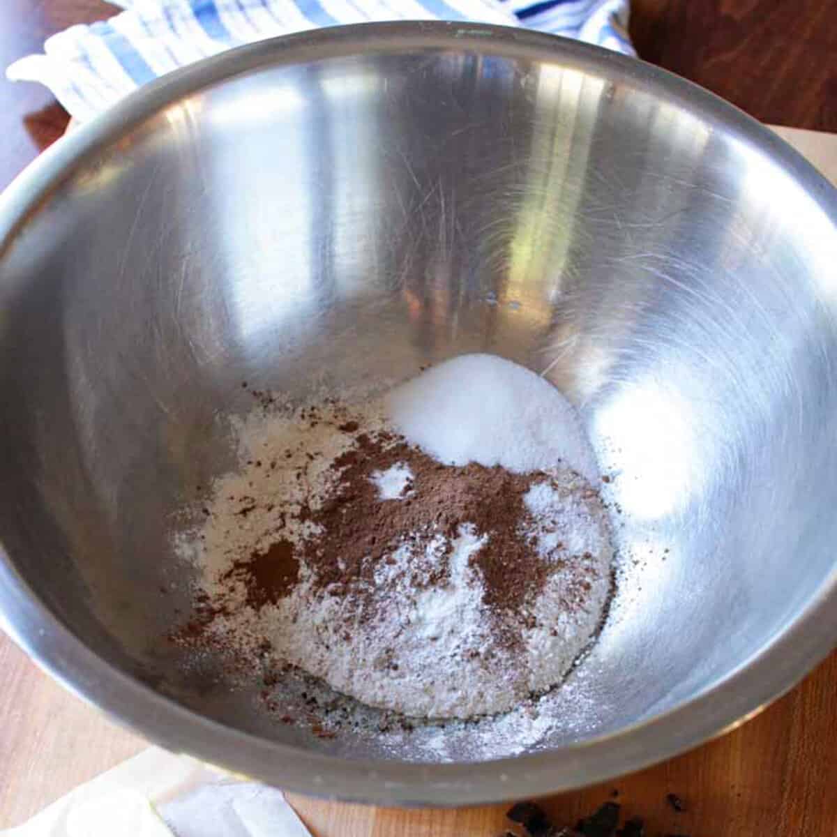 cocoa powder, flour, sugar, cinnamon and salt in a mixing bowl.