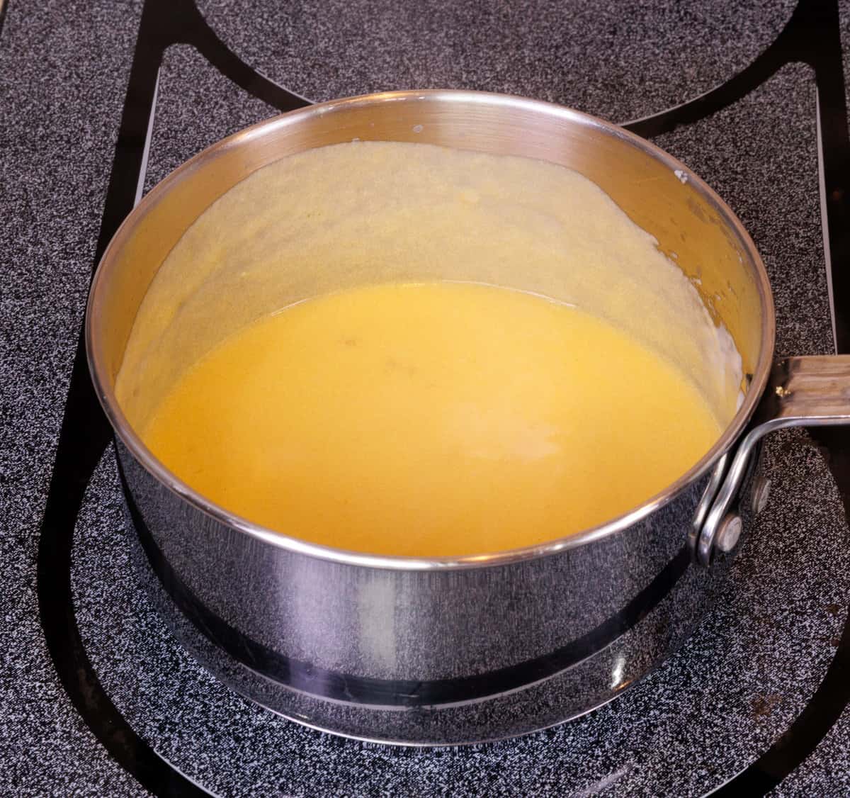 the sauce for macaroni and cheese in a saucepan