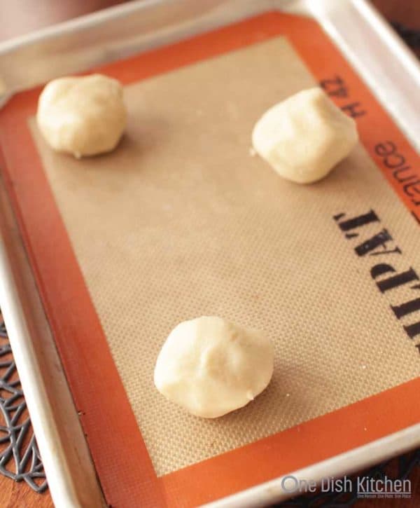 shortbread cookies dough balls