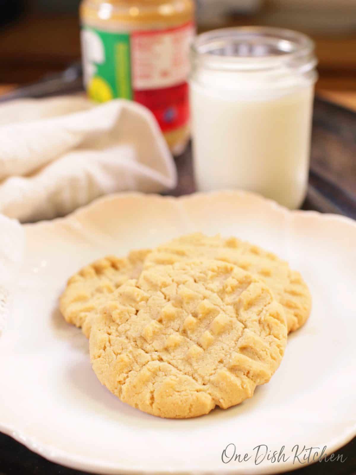 https://onedishkitchen.com/wp-content/uploads/2020/04/peanut-butter-cookies-one-dish-kitchen-1200x1600.jpg