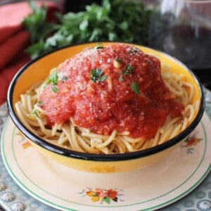 pomodoro sauce on pasta in a bowl