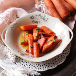 roasted carrots in a bowl