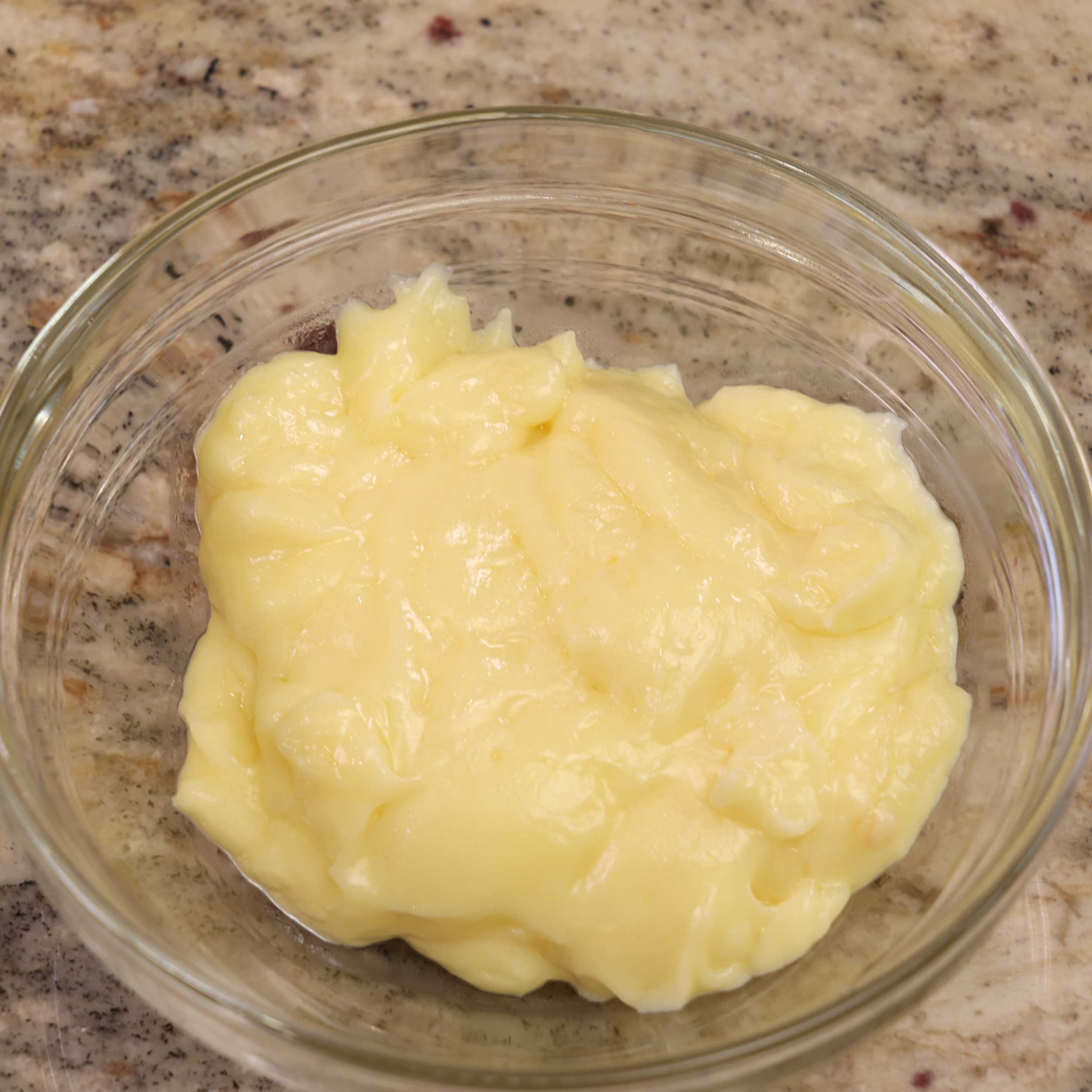 a small clear bowl filled with pastry cream.