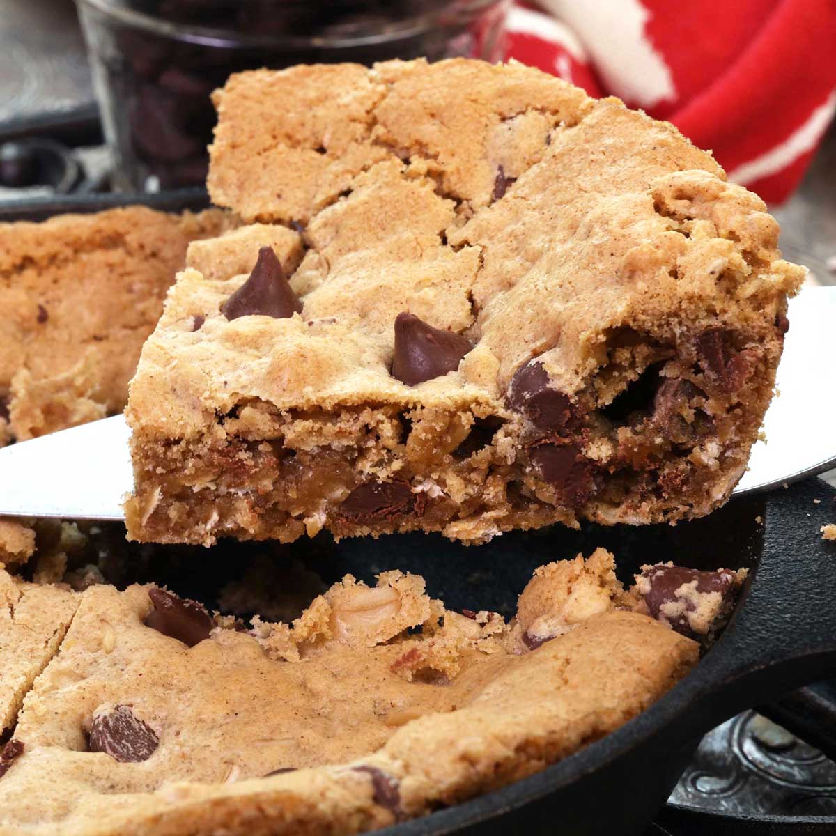 https://onedishkitchen.com/wp-content/uploads/2021/10/oatmeal-chocolate-chip-skillet-cookie-one-dish-kitchen-square-1200.jpg