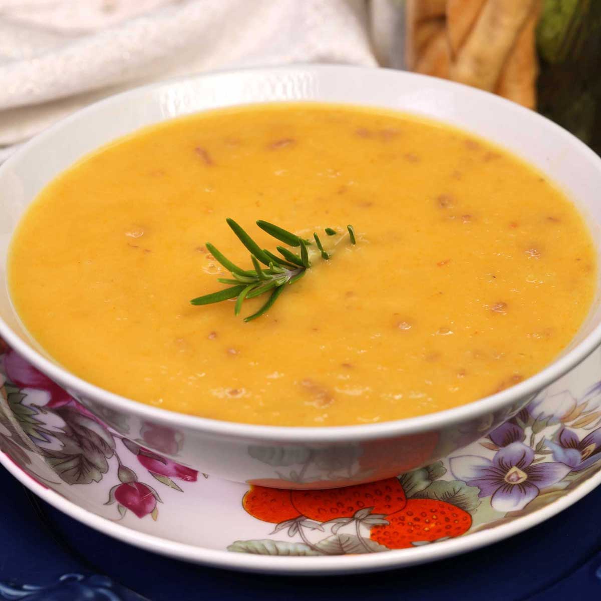 Creamy Carrot Soup - Gimme That Flavor