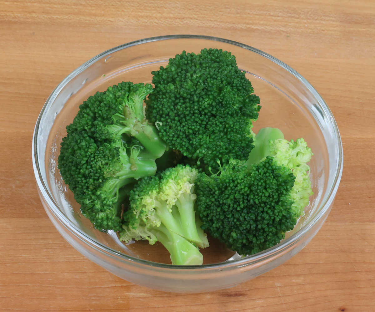 a small bowl of blanched broccoli